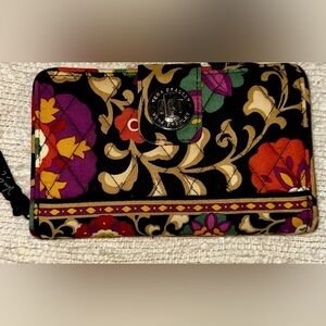 UGC Vera Bradley Suzanni(retired) Pattern Quilted Zip Around Wallet Card Slots